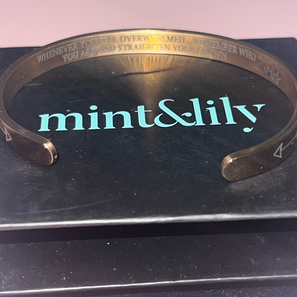 CrownYouRose mint & lily engraved bracelet - Picture 3 of 5